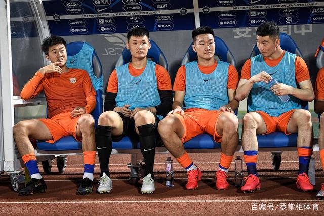 蒋奇明的两面人生：角色与形象的反差